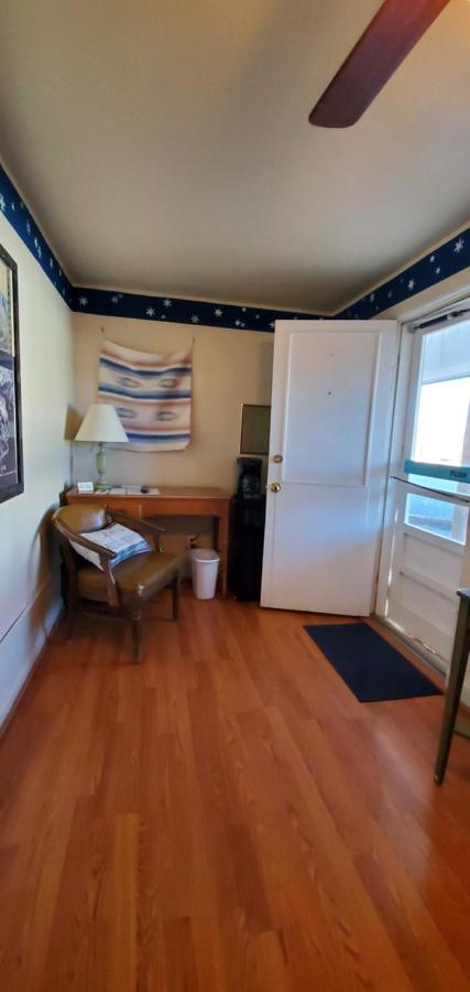Hikers Cimarron Inn & Rv Park Exterior photo