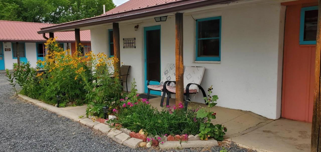 Hikers Cimarron Inn & Rv Park Exterior photo