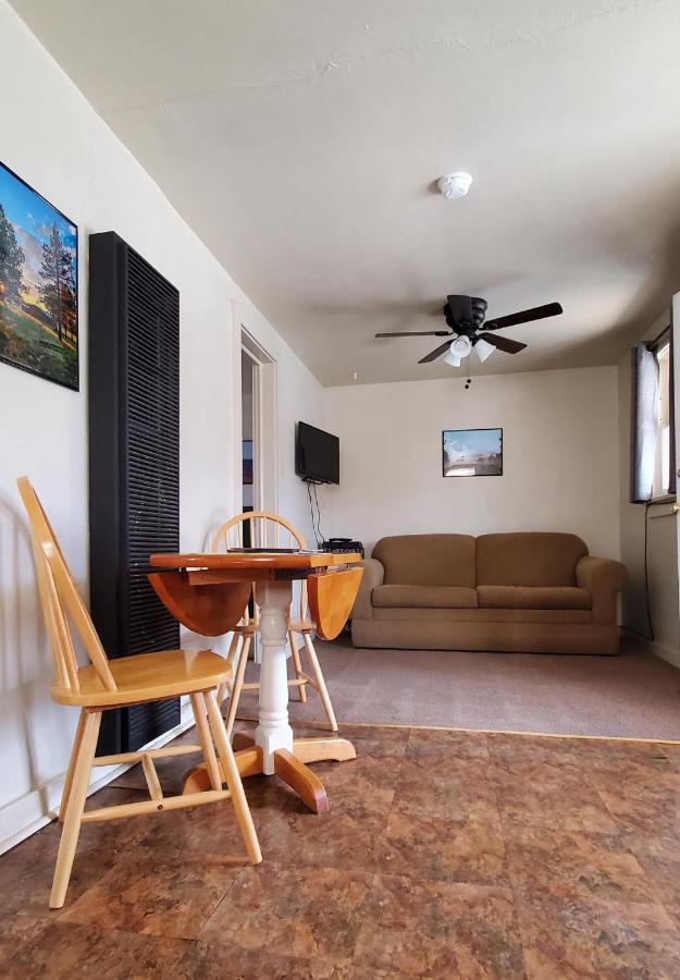 Hikers Cimarron Inn & Rv Park Exterior photo